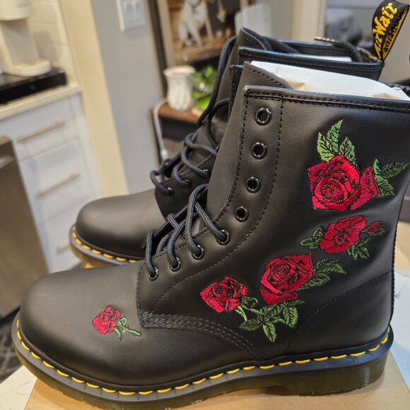 Dr Martens 1460 Vonda 8 Eye Lace Up Rose Embroidered COMBAT BOOTS MENS SIZE 10 - Picture 3 of 16